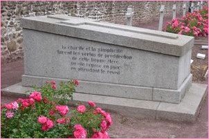 Tombeau d'Anne BOIVENT au cimetière de Rillé-Fougères