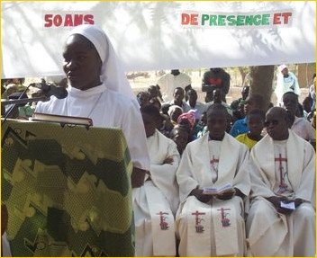 Célébration d'action de grâce à Piéla pour fêter les 50 ans de présence des Sœurs du Christ Rédempteur